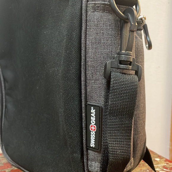 Never Used SwissGear Insulated Cooler Lunch Bag - Picture 5 of 15